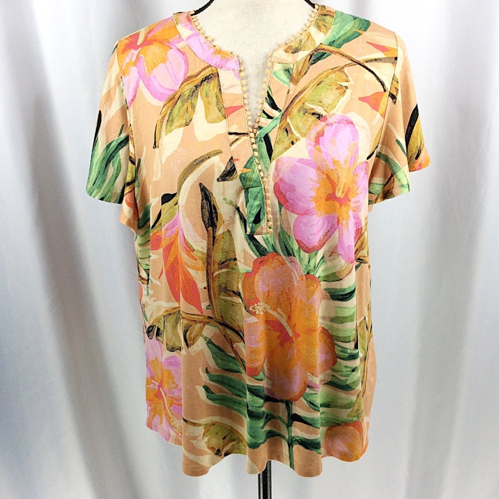 Cupio Blush Women's Floral Top Plus Size 1X Notch V-Neck Short Cap Sleeve